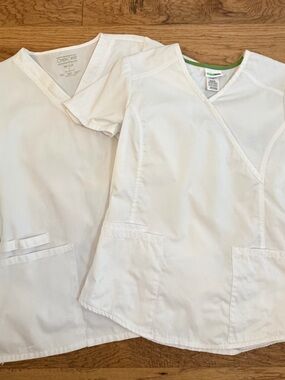 Set Of 2 Scrub Tops Women Size XS White Short Sleeve Cherokee Scrubstar
